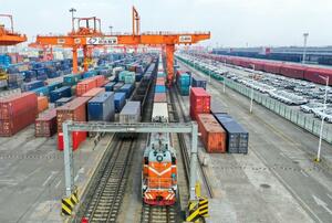  Vasúton és tengeren Kínából product image 4