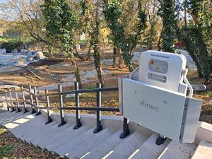 Lifttechnika Változó hajlásszögű és kanyarodó lépcsőkre product image 3