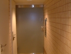 KU-PA Kft. Keret nélküli edzett üvegajtók és portálok product image 4