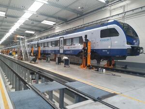 Profimaster ESH és ESSH típusú emelőoszlopok Vasúti csoportemelő berendezések, 5 t és 75 t közötti oszloponkénti teherbírással product image 1