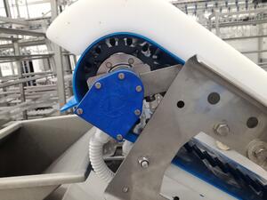 Moltech Élelmiszeripari feldolgozáshoz tervezett szállítópályák és komplett rendszerek  fém- vagy műanyaghevederes, görgős, illetve speciális megoldások. product image 2