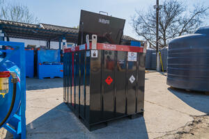 EMILIANA SERBATOI TANKCUBE 440 LITERES ADR-ES FÉM IBC TARTÁLY GÁZOLAJ SZÁLLÍTÁSÁRA product image 2