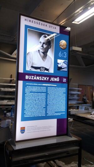 Triangle hungária Beltéri információs totem oszlop készítés product image 1