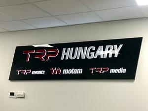 Triangle hungária Egyedi intarziás világító cégtábla és reklámtábla készítés product image 1